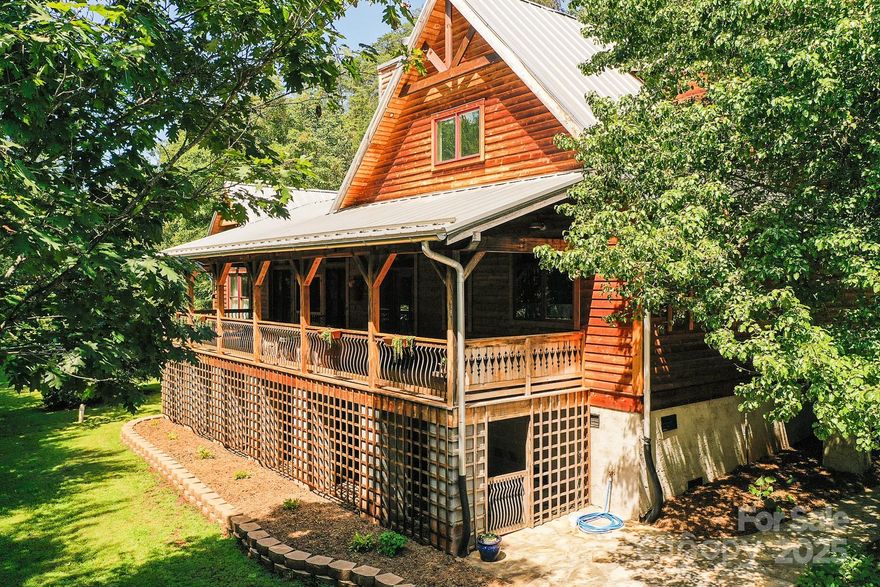 Nestled up close to the Tuckaseegee River, just outside the town of Sylva…this newest North Carolina listing from Hayden Outdoors is the perfect river retreat for those wanting a permanent mountain home or a weekend getaway! This 6.31 acre parcel boasts a 2507 square foot custom built home and detached garage that have meticulously been hand crafted with tons of upgrades and details that are hard to find!