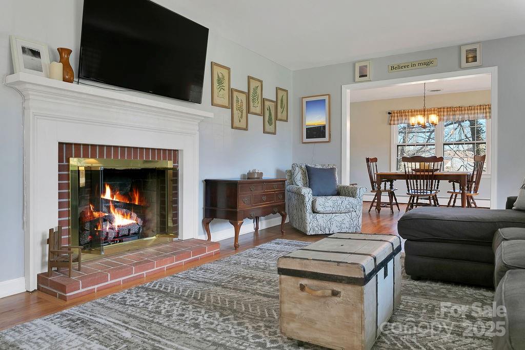 391 Hawthorne Drive