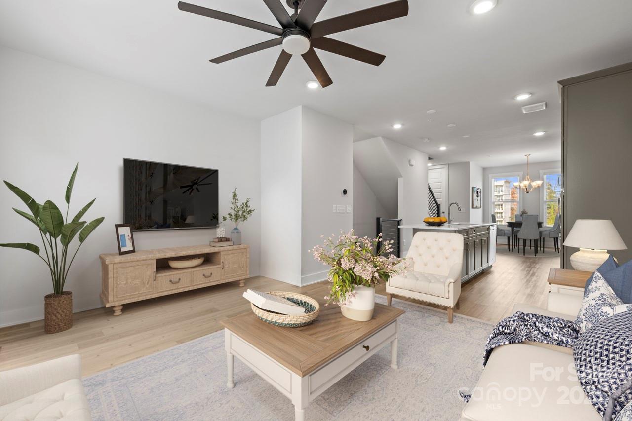 539 W Tremont Avenue