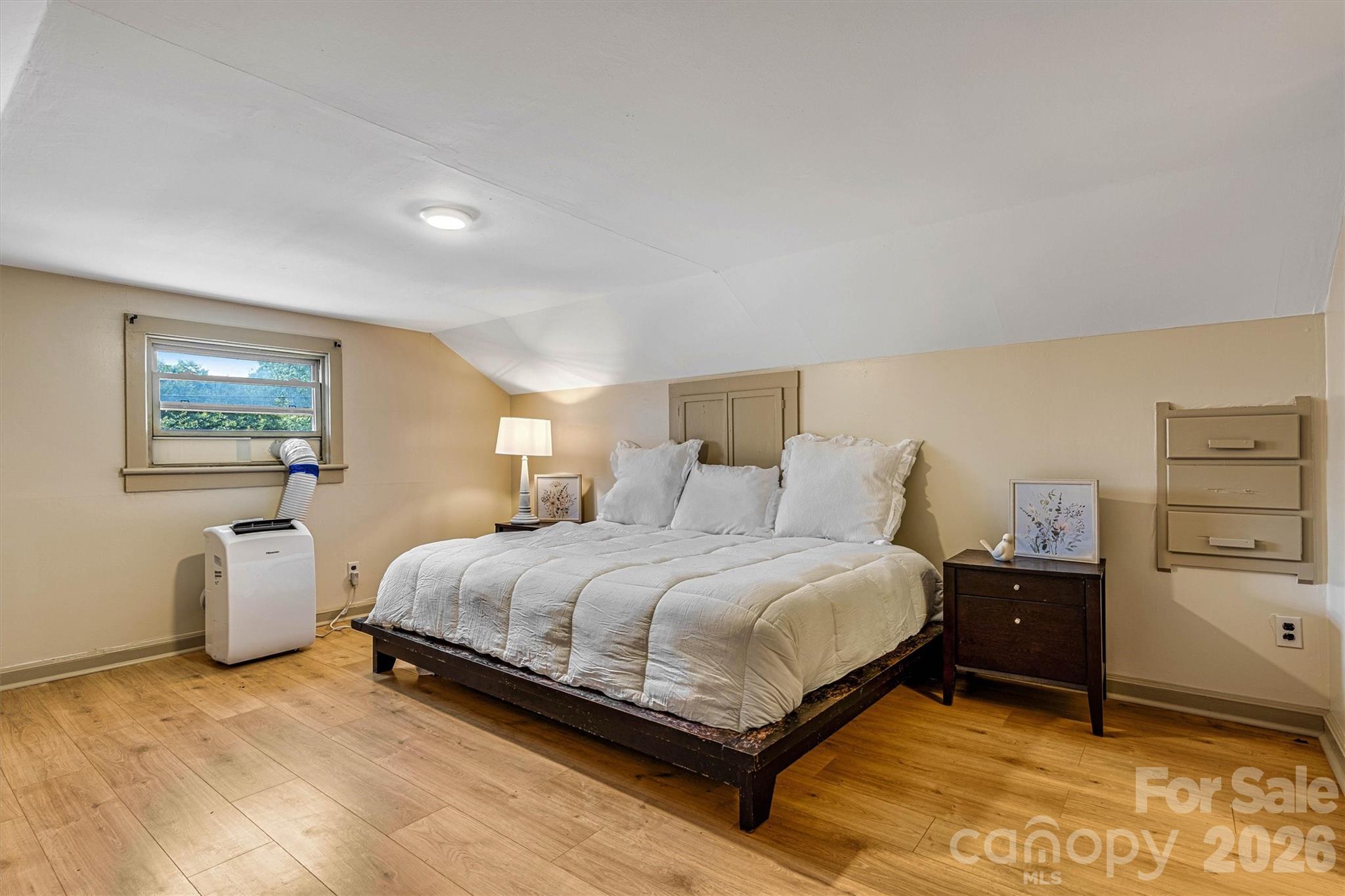220 W 8th Street