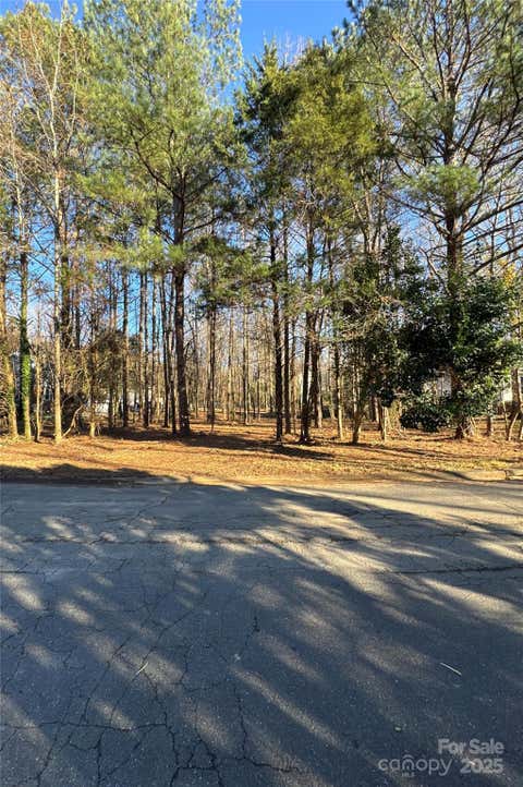 Photo for 2711 Oakhurst Drive