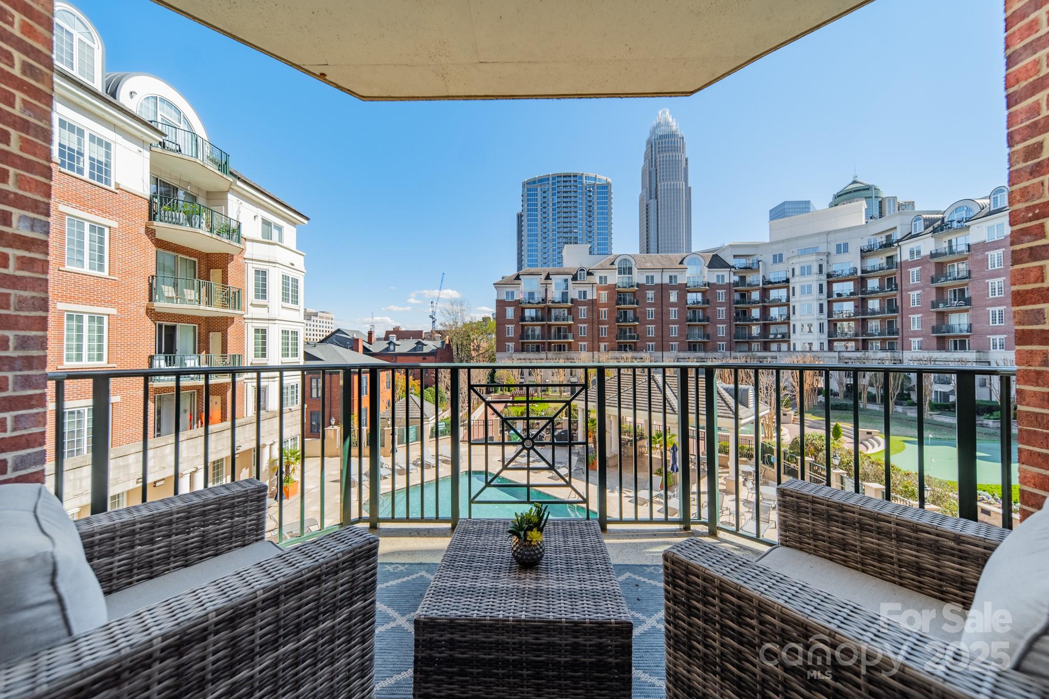 300 W 5th Street 344