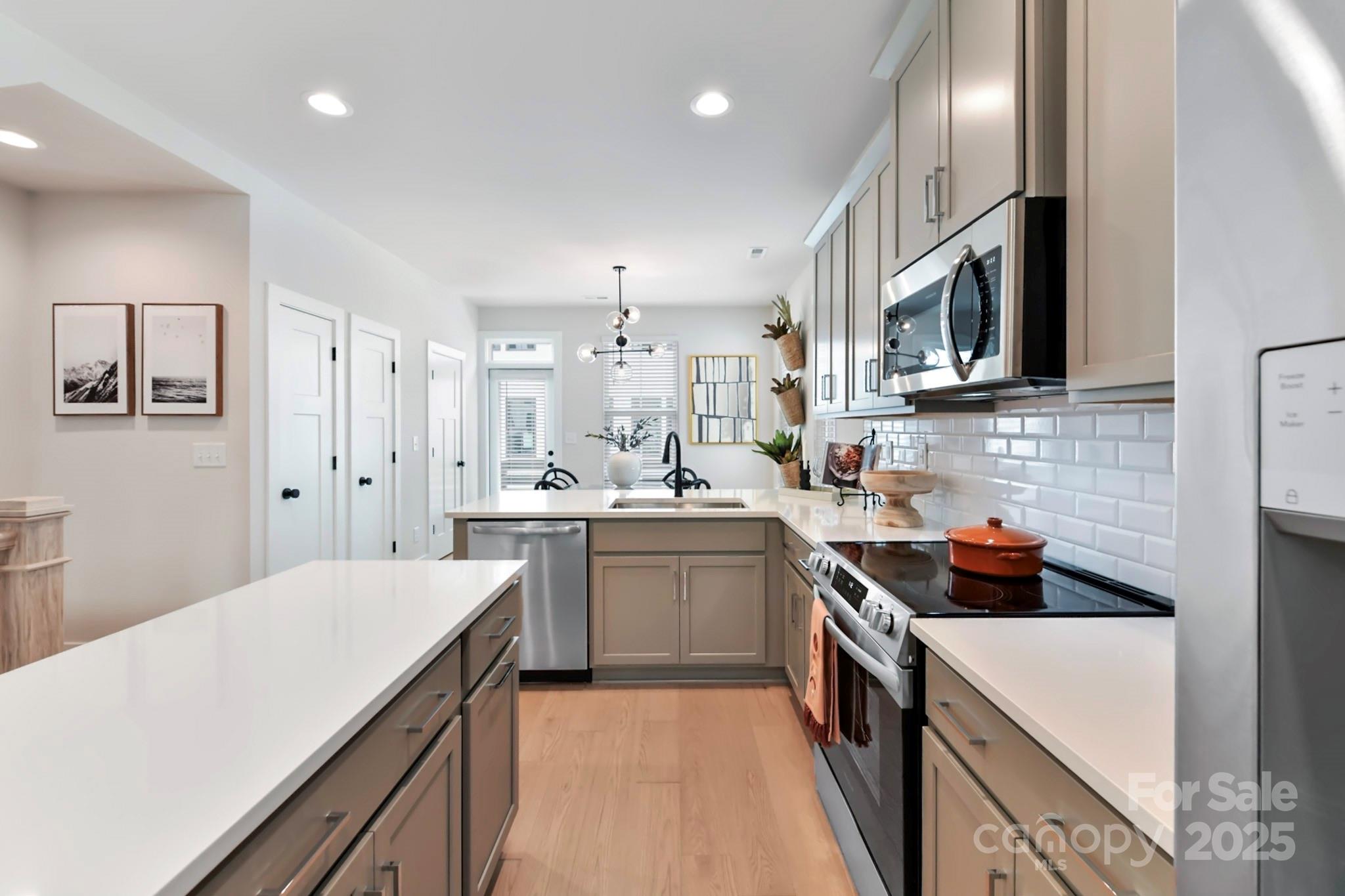 316 S Turner Avenue 11