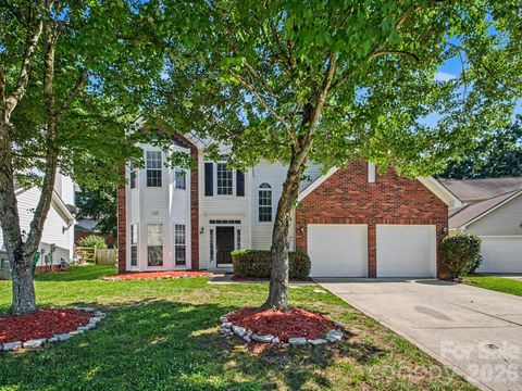 Photo of 5142 Bentgrass Run Drive, Charlotte, NC 28269 (MLS # 4381272)