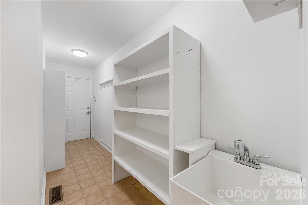 Carsons Pond - Residential