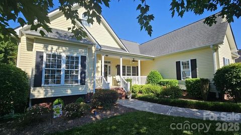 Photo of 258 Glenwood Drive, Oakboro, NC 28129 (MLS # 4384910)