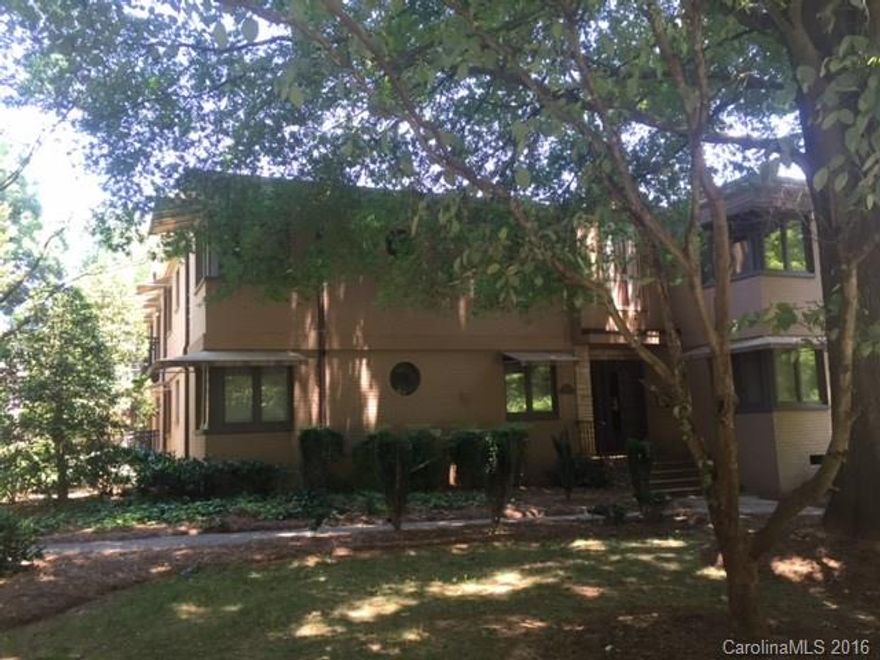 2 Bedroom / 1 Bathroom Condo in Elizabeth! Includes Washer/Dryer, dish washer and standard appliances. Newly painted and new carpets. 1st floor with courtyard views on both sides & french doors out to porch. Community amenities include pool, gym & clubhouse. Secured building and gated community & parking lot. Walking distance to great restaurants!