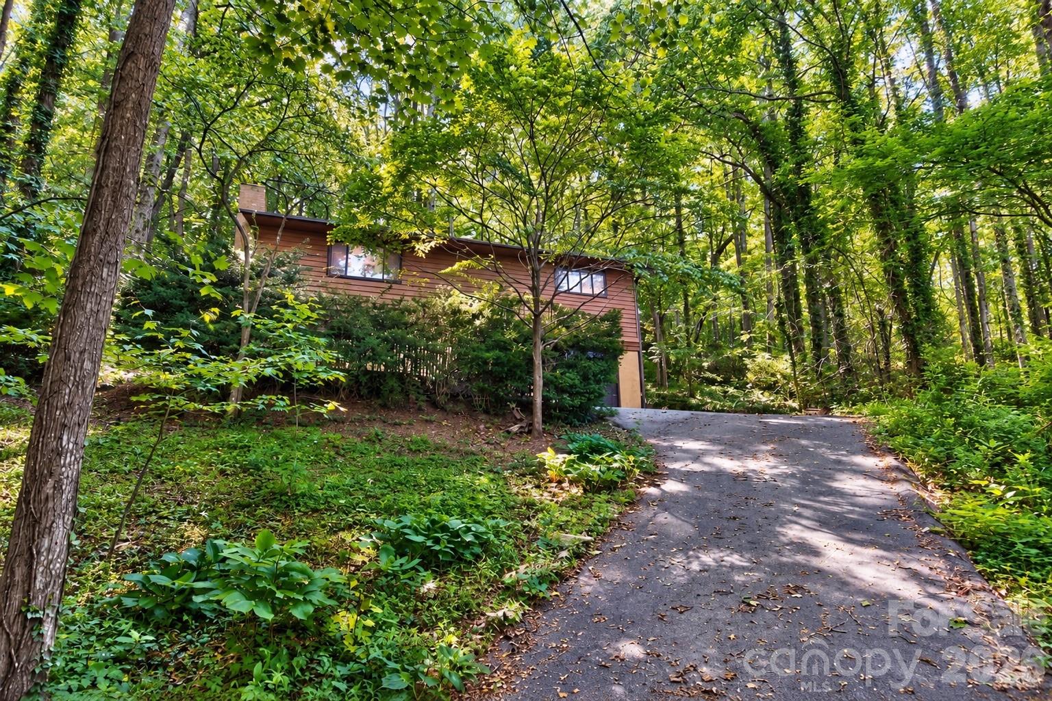 8 Shadywood Circle