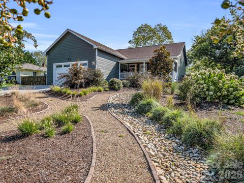 Photo of 11 N Pershing Road, Asheville, NC 28805 (MLS # 4370451)