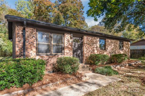 Photo of 124 Grover Moore Place, Indian Trail, NC 28079 (MLS # 4316574) Photo of 124 Grover Moore Place, Indian Trail, NC 28079 (MLS # 4316574)