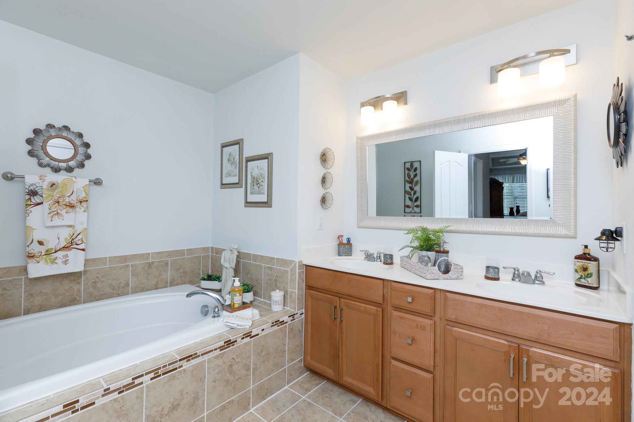 Lake Shore On Lake Wylie - Residential