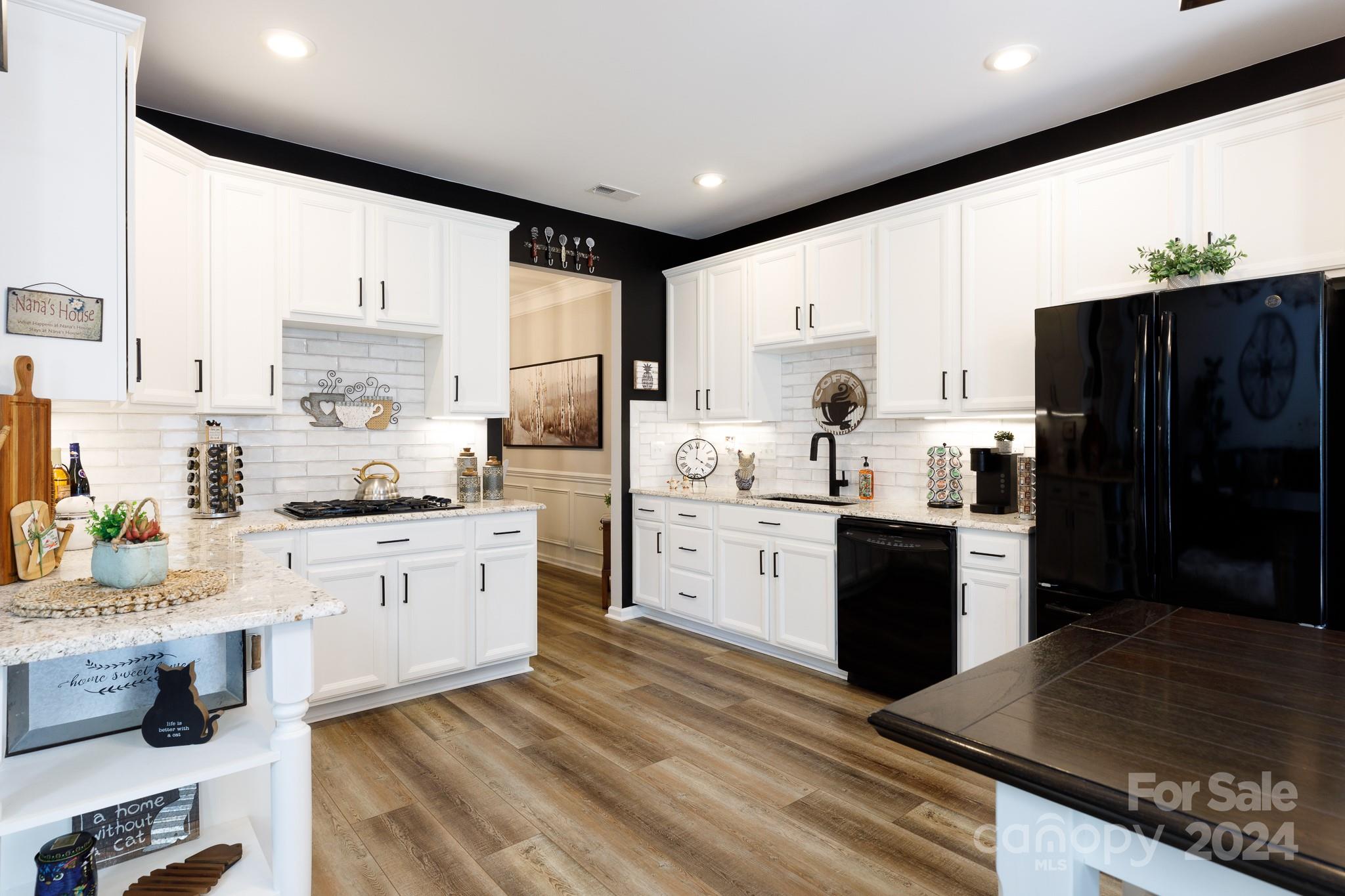 Lake Shore On Lake Wylie - Residential