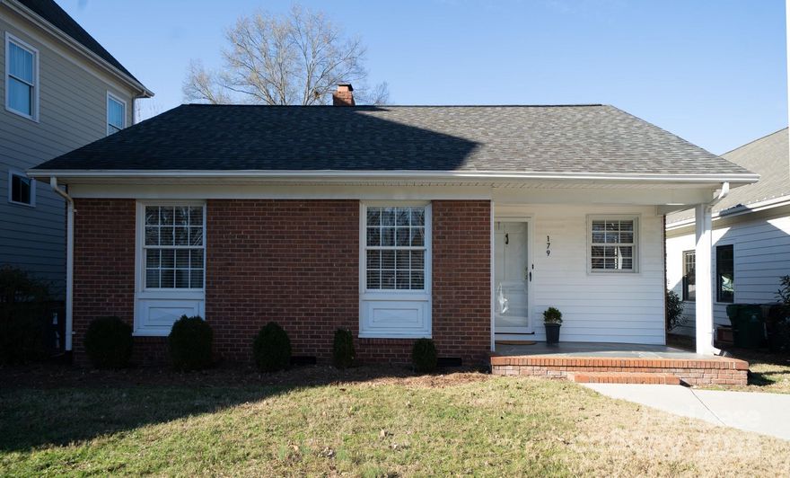 1/2 MONTH FREE! 
?Cotswold- 3 bed,2 bath, Hardwood floors 

1/2 month off second month's rent with 18 month lease if taken by 3/1/26

3-bedroom, 2-bath home sits in the heart of one of Charlotte’s most desirable areas.

Walking: 5-10 minute walk to Cotswold Shopping area- Publix and much more

One story - Brick ranch with fireplace. Large, private back yard.

Flooring- Hardwood floors in main living area and bedrooms. Kitchen and bathrooms vinyl/lvt

Appliances: Stove, Frig, D/W, Countertop Microwave, Washer/Dryer

The large, private backyard is a standout — a peaceful retreat with a rear patio perfect for grilling, relaxing, or enjoying time outdoors. The home also features central gas heat and central air, keeping things comfortable year-round.

Pets: One dog and/or one cat considered with owner approval. Pets must be described and approved before the application process begins. No dangerous breeds allowed.

Rental Guidelines:
Applicants are evaluated based on income stability, rental history, and overall financial responsibility