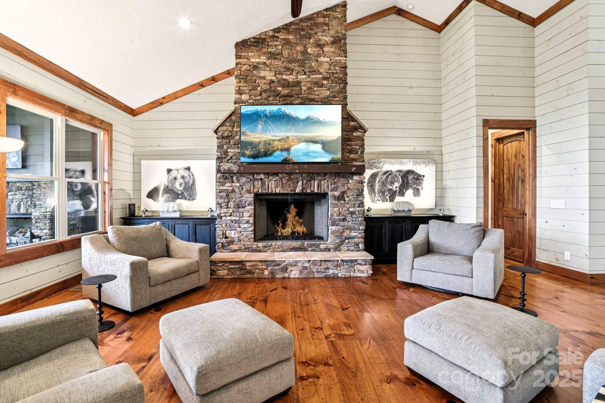 Falcon Ridge - Residential