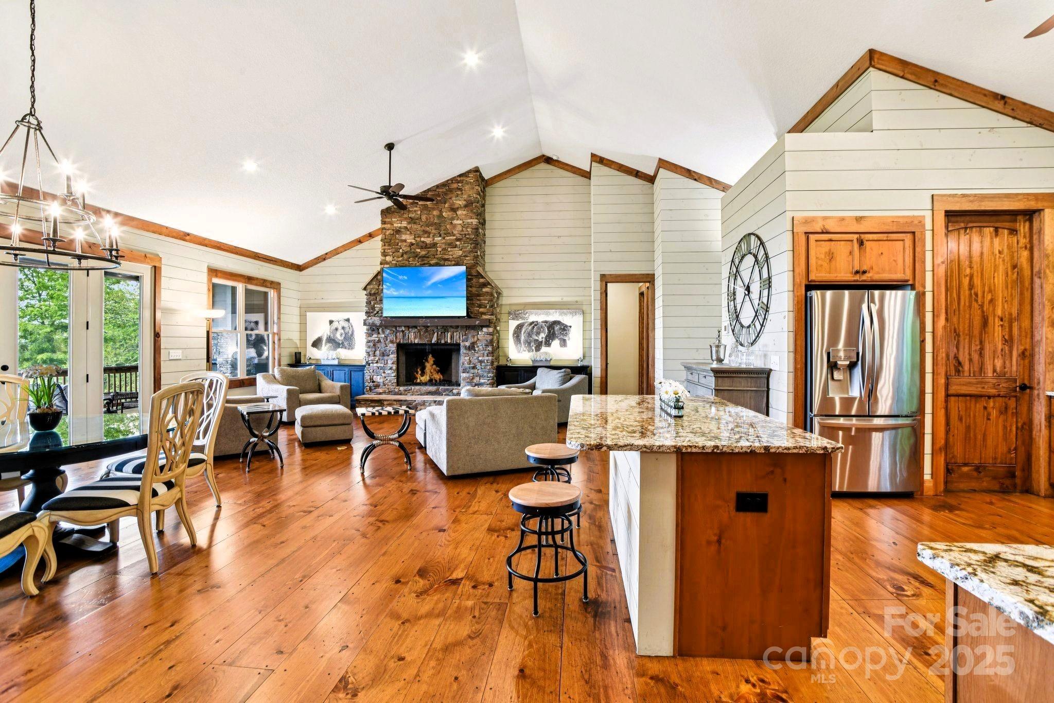 Falcon Ridge - Residential