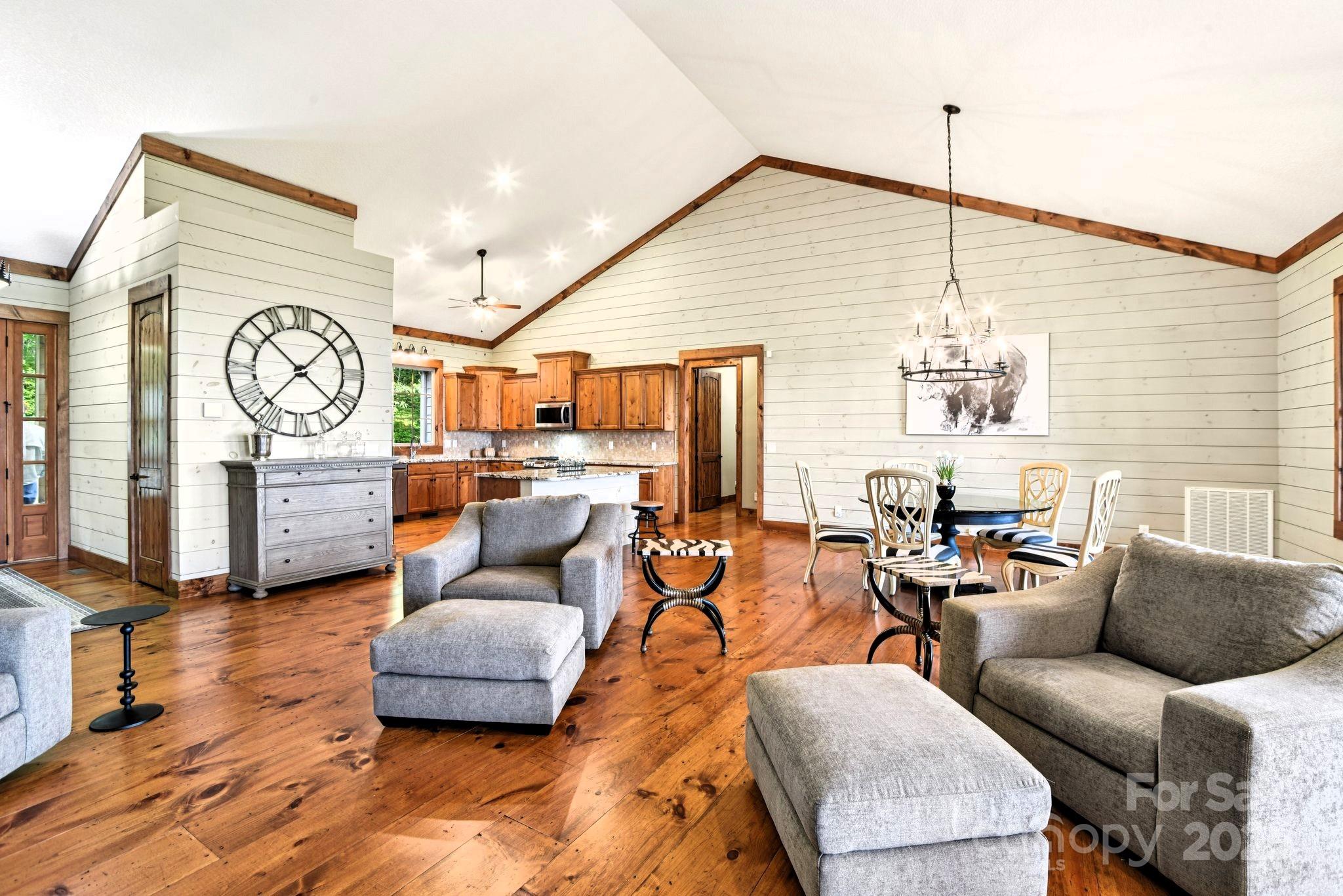 Falcon Ridge - Residential