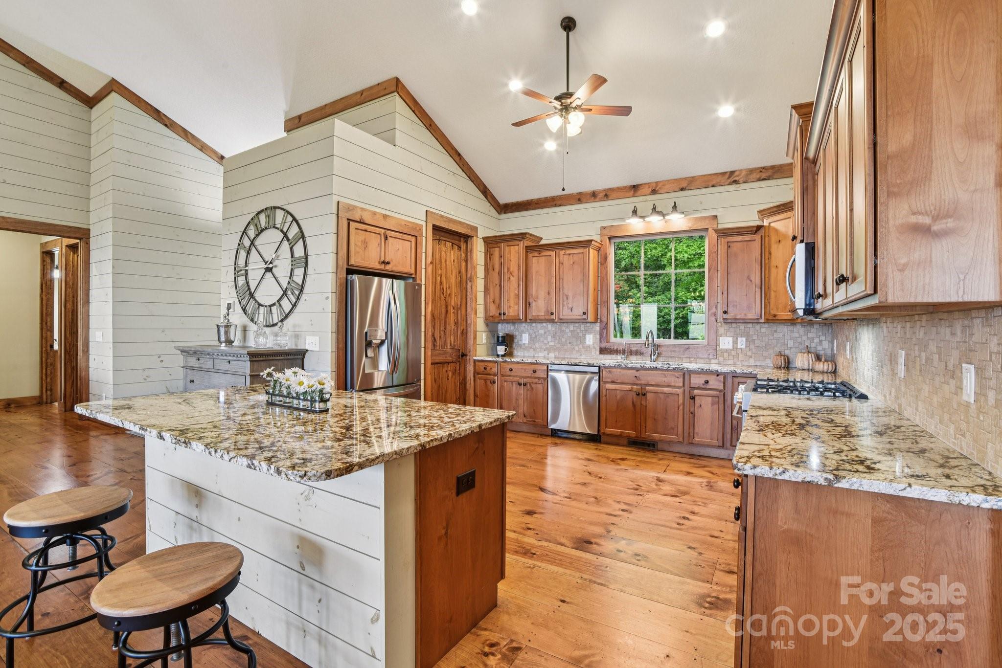 Falcon Ridge - Residential