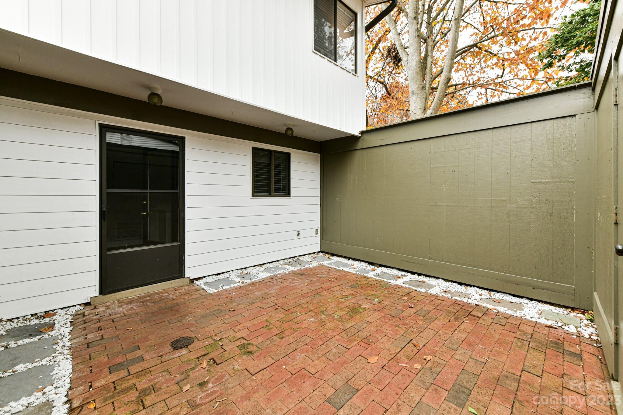 Sir Johns Hill - Residential