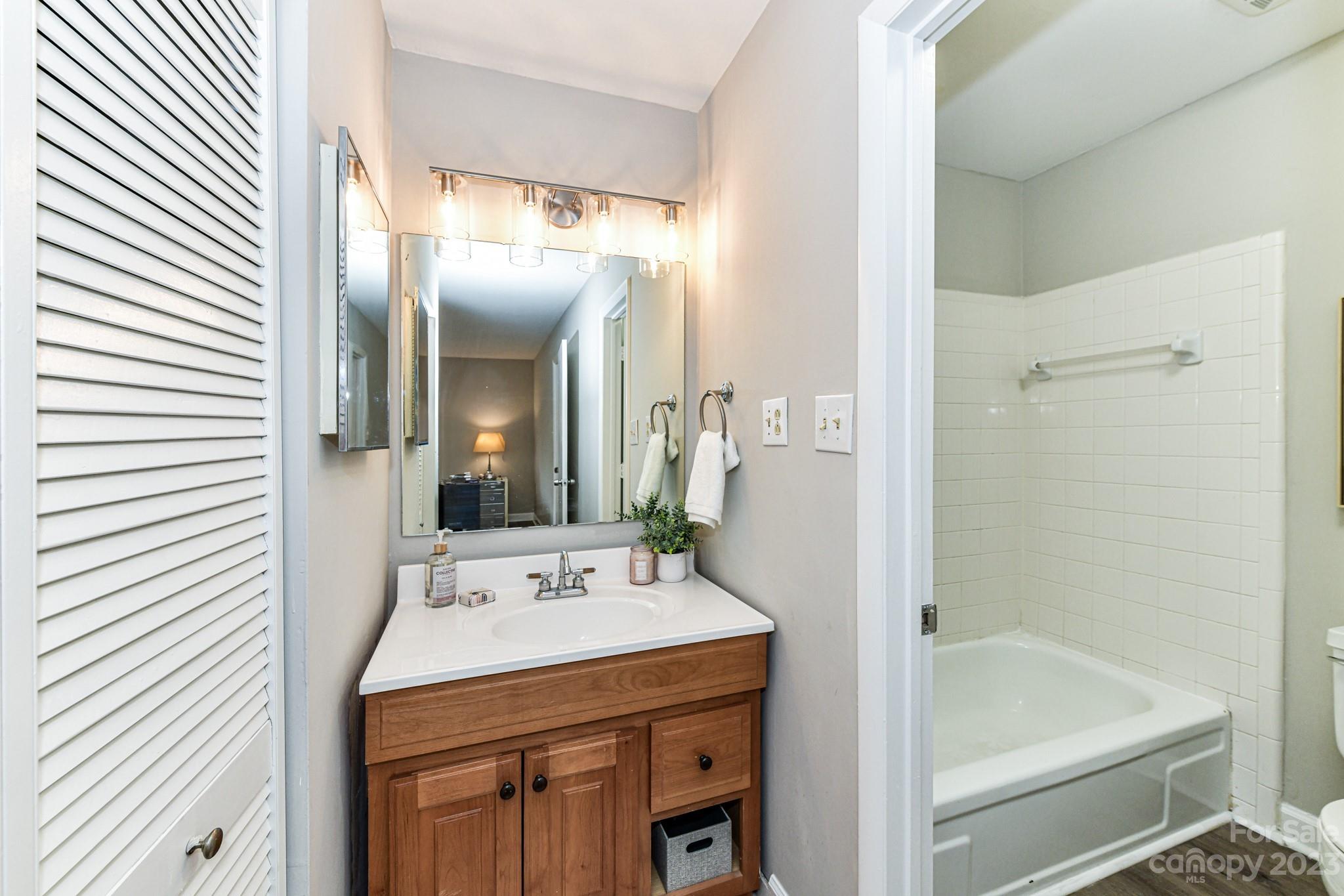 Sir Johns Hill - Residential