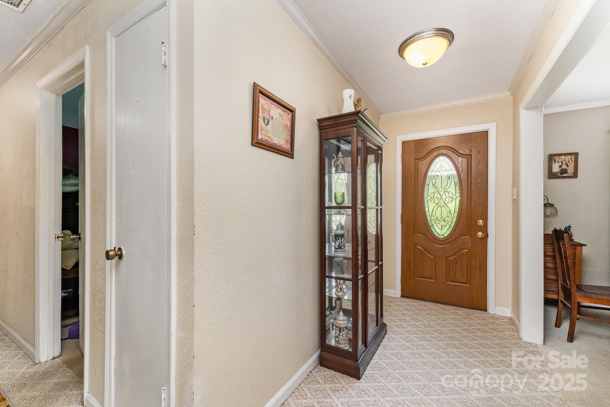 2718 Ridgewood Lane