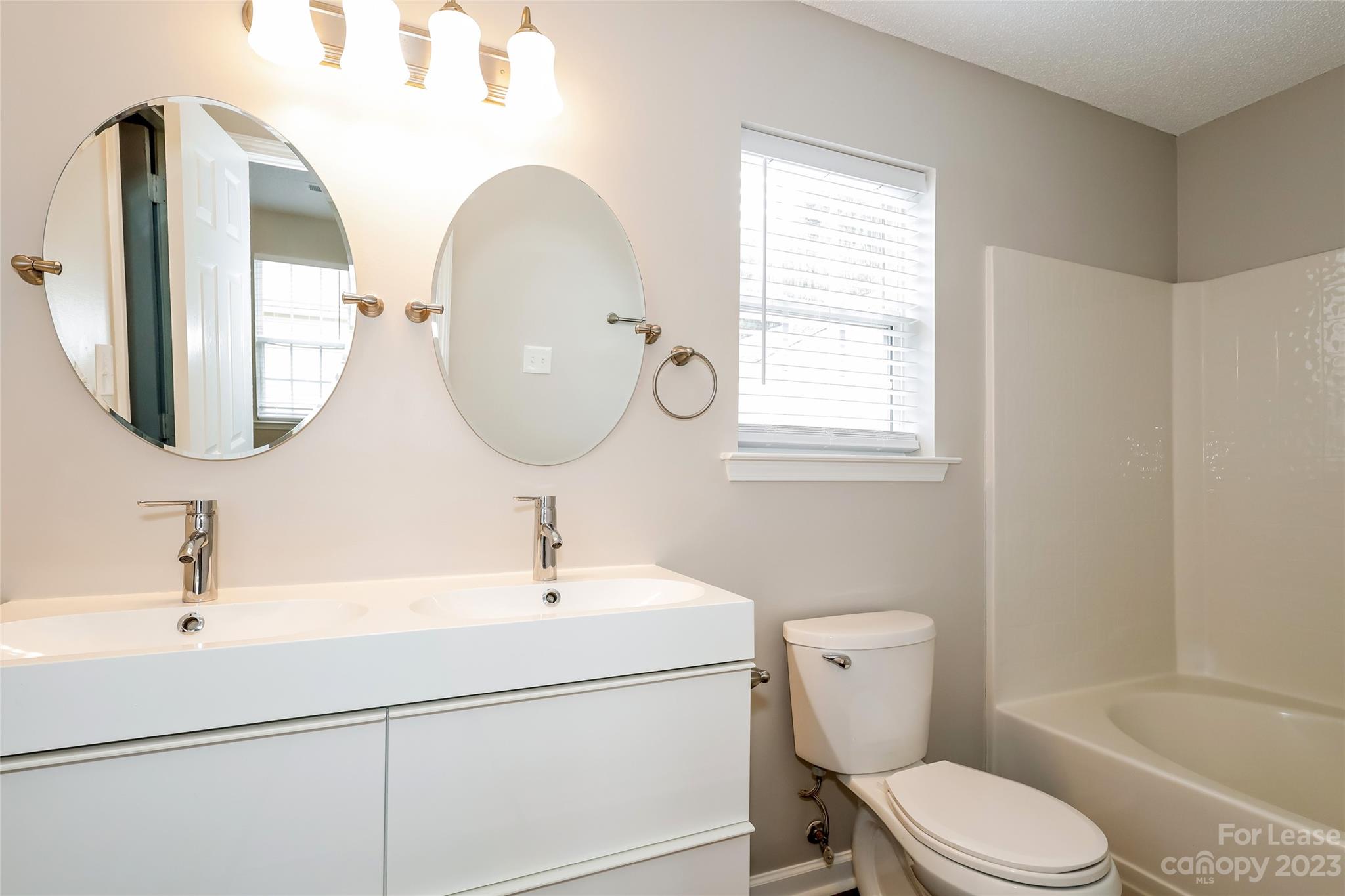 Unknown - Residential Lease