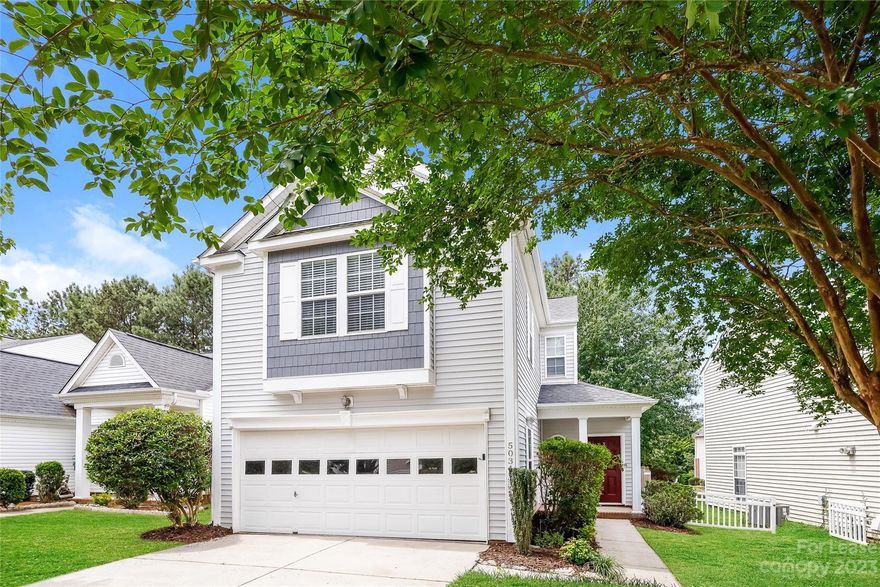 Beautiful move in ready home with fenced rear yard. Spacious floorplan in great location.