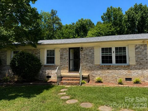 Photo of 204 Milton Street, Salisbury, NC 28146 (MLS # 4404317)