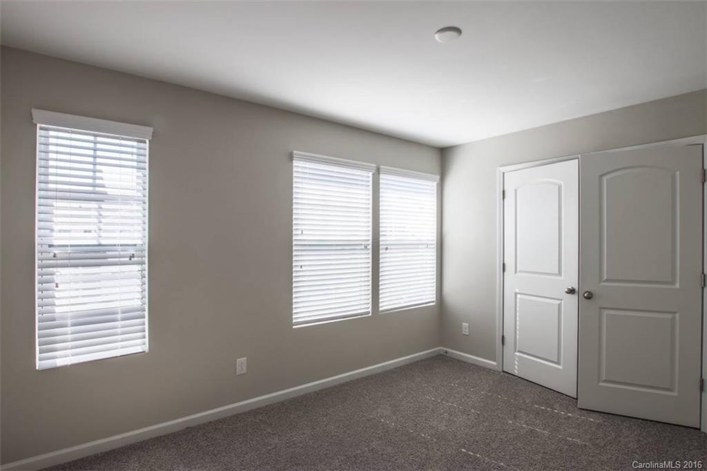 Newport Lakes - Residential