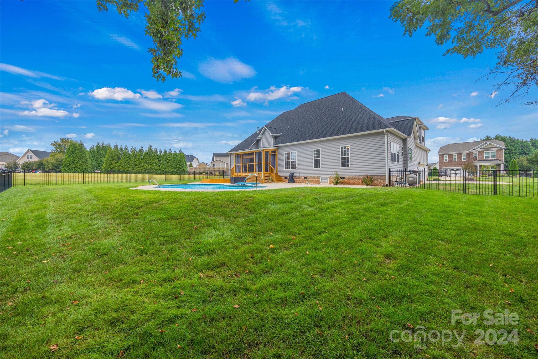 Stoneridge Lakes - Residential