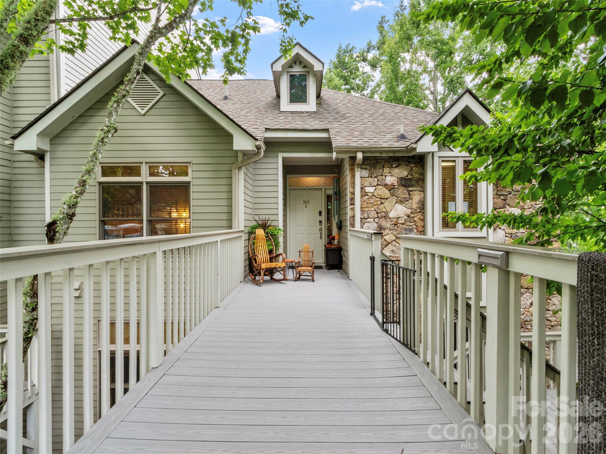 10 Stoney Falls Loop 304