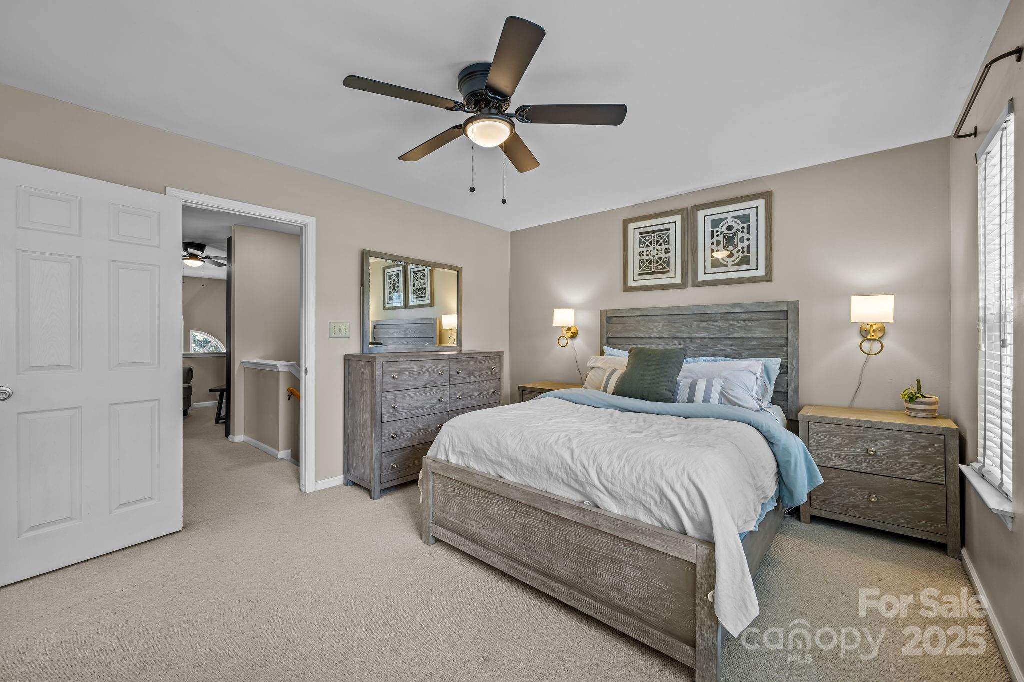 1241 E Woodlawn Road