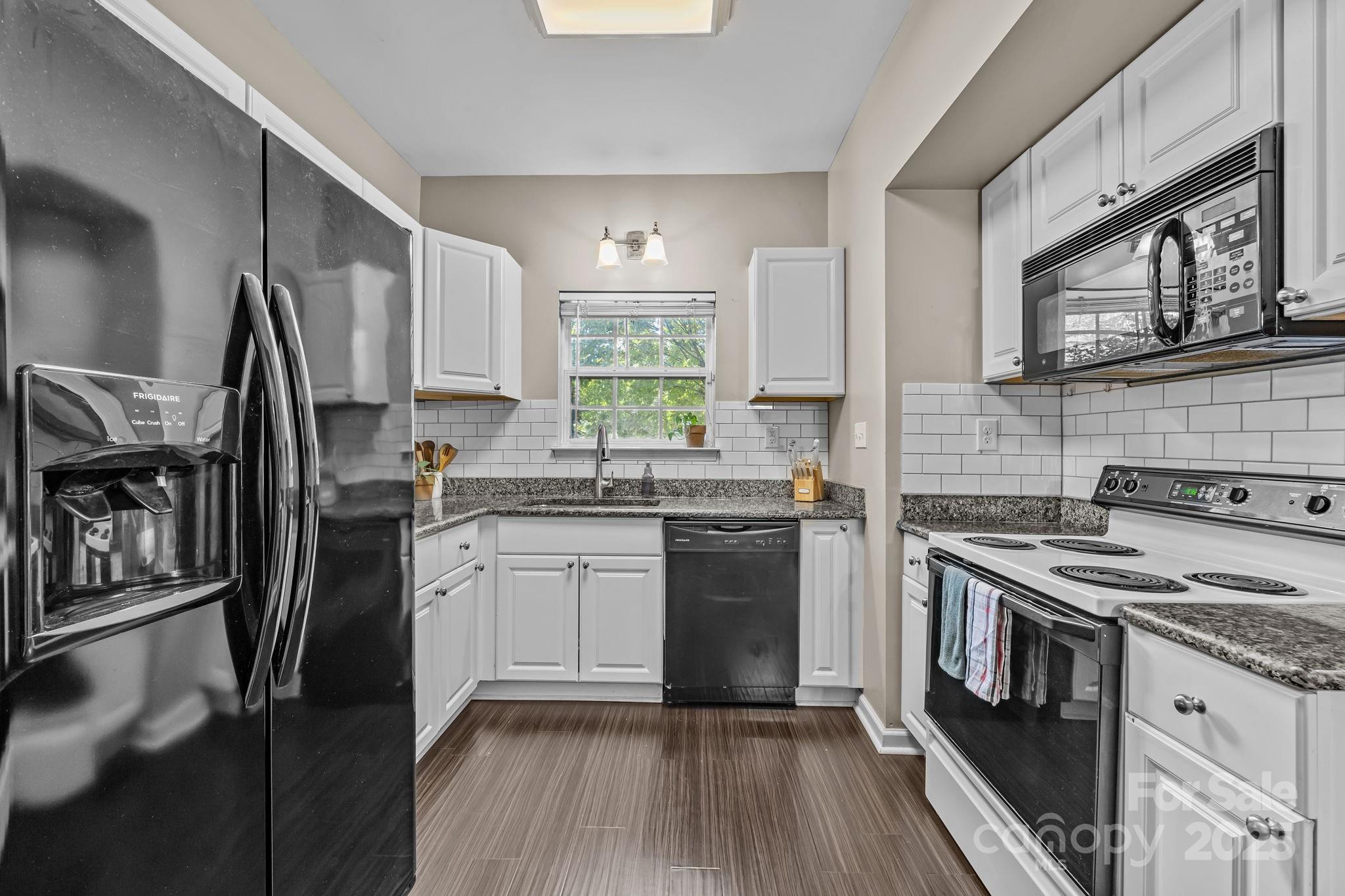 1241 E Woodlawn Road