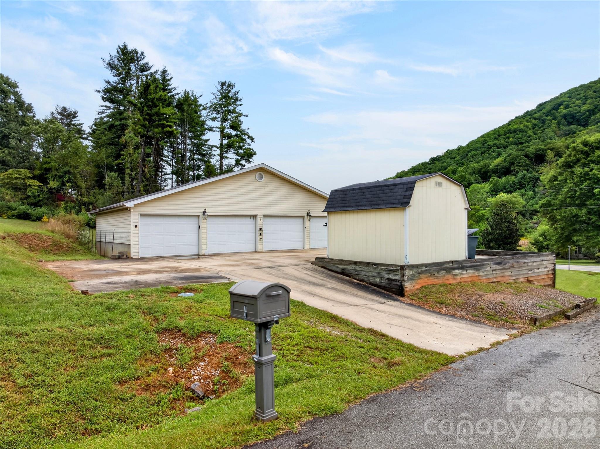 3 S Creek Drive