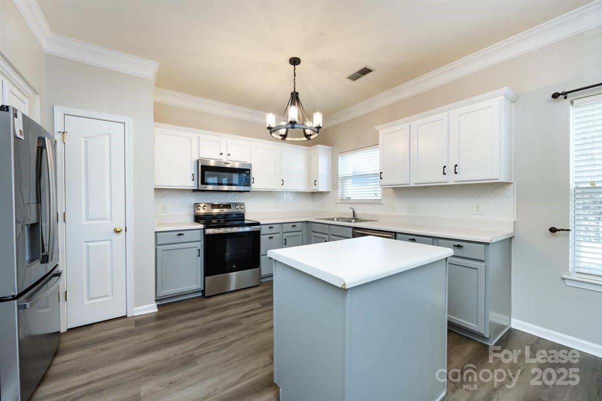 4811 Sunburst Lane