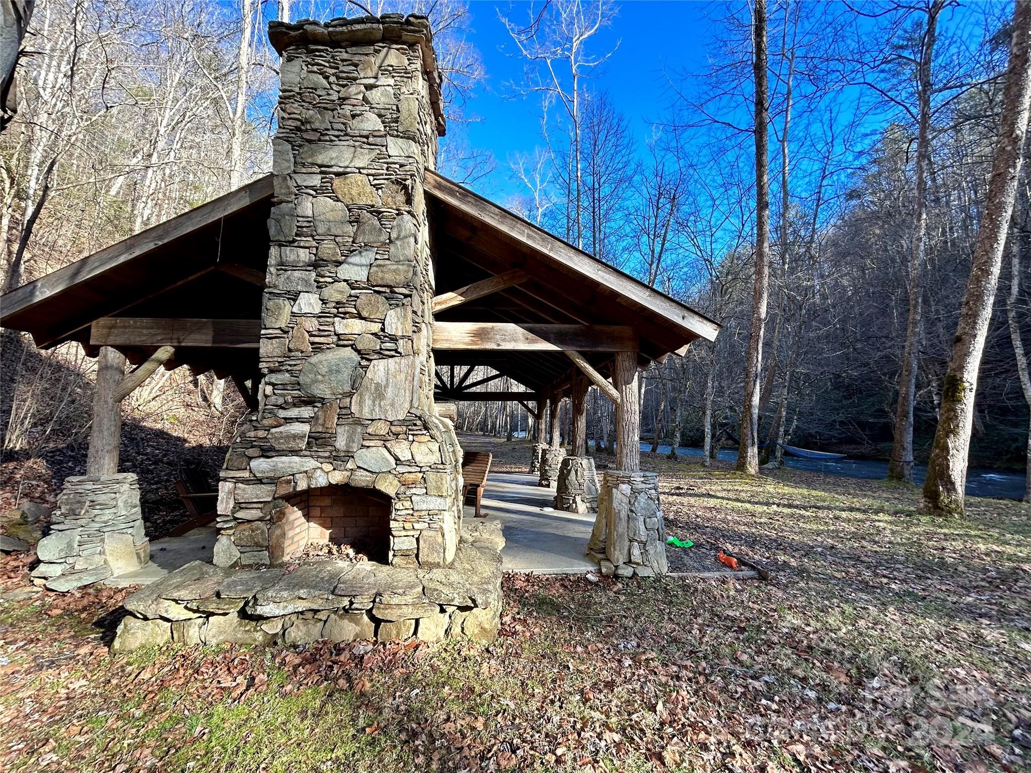 Big Laurel Mountain - Land