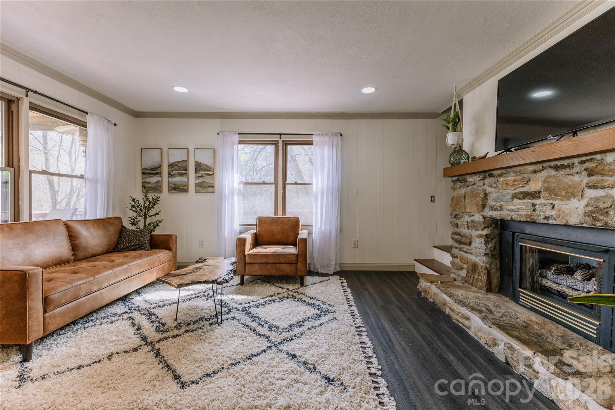 919 N Country Club Drive