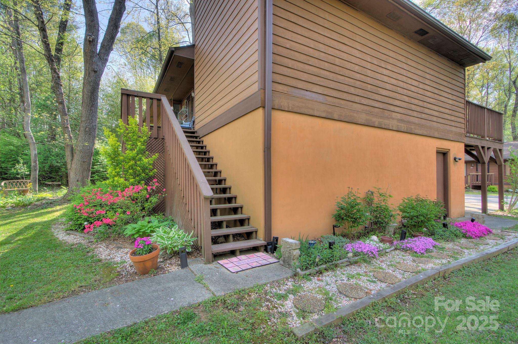 39 Oak Court