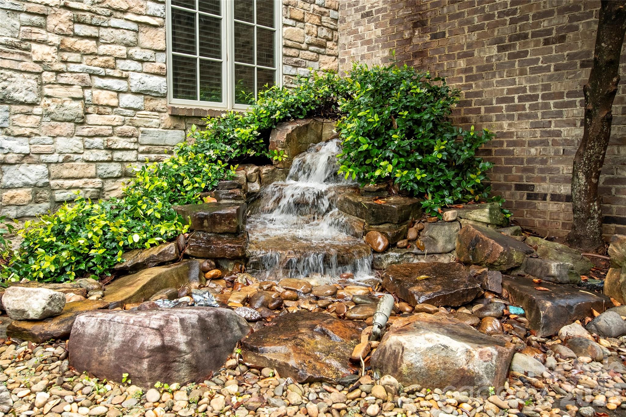 1616 Lookout Circle
