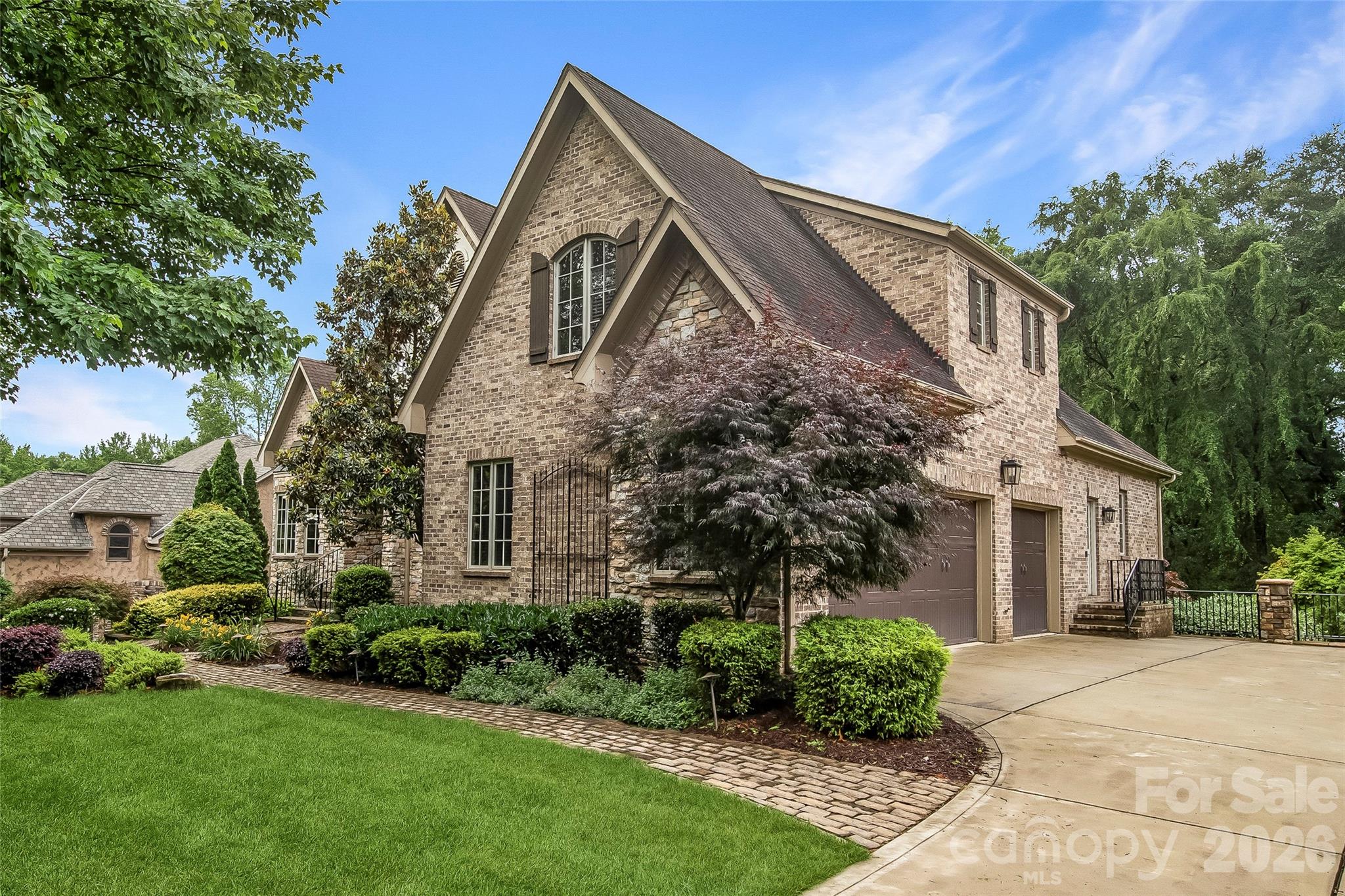 1616 Lookout Circle