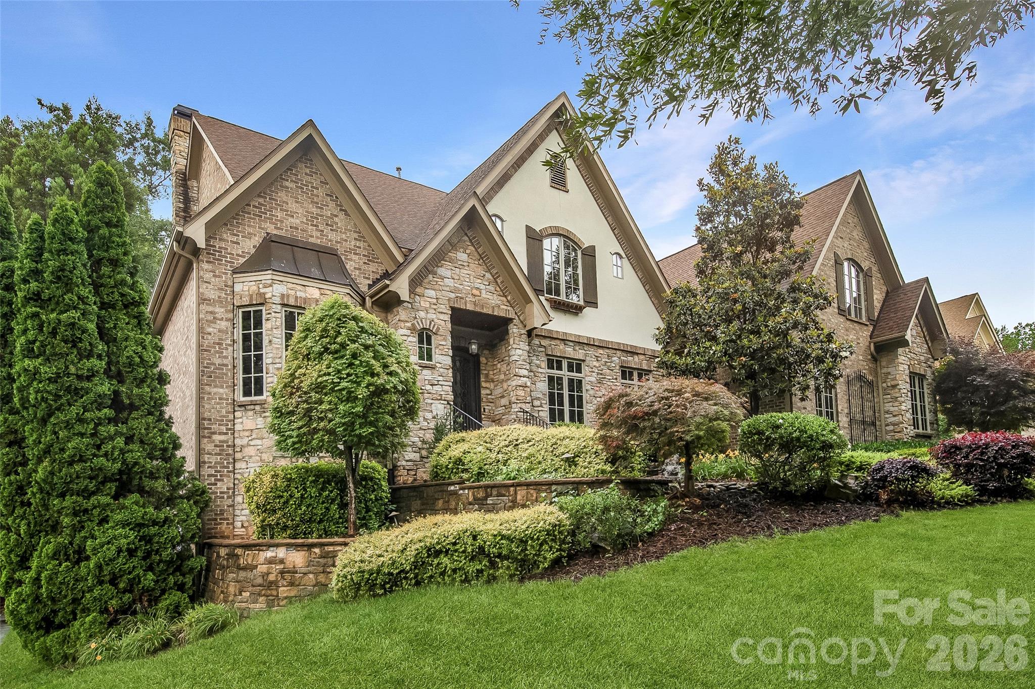 1616 Lookout Circle