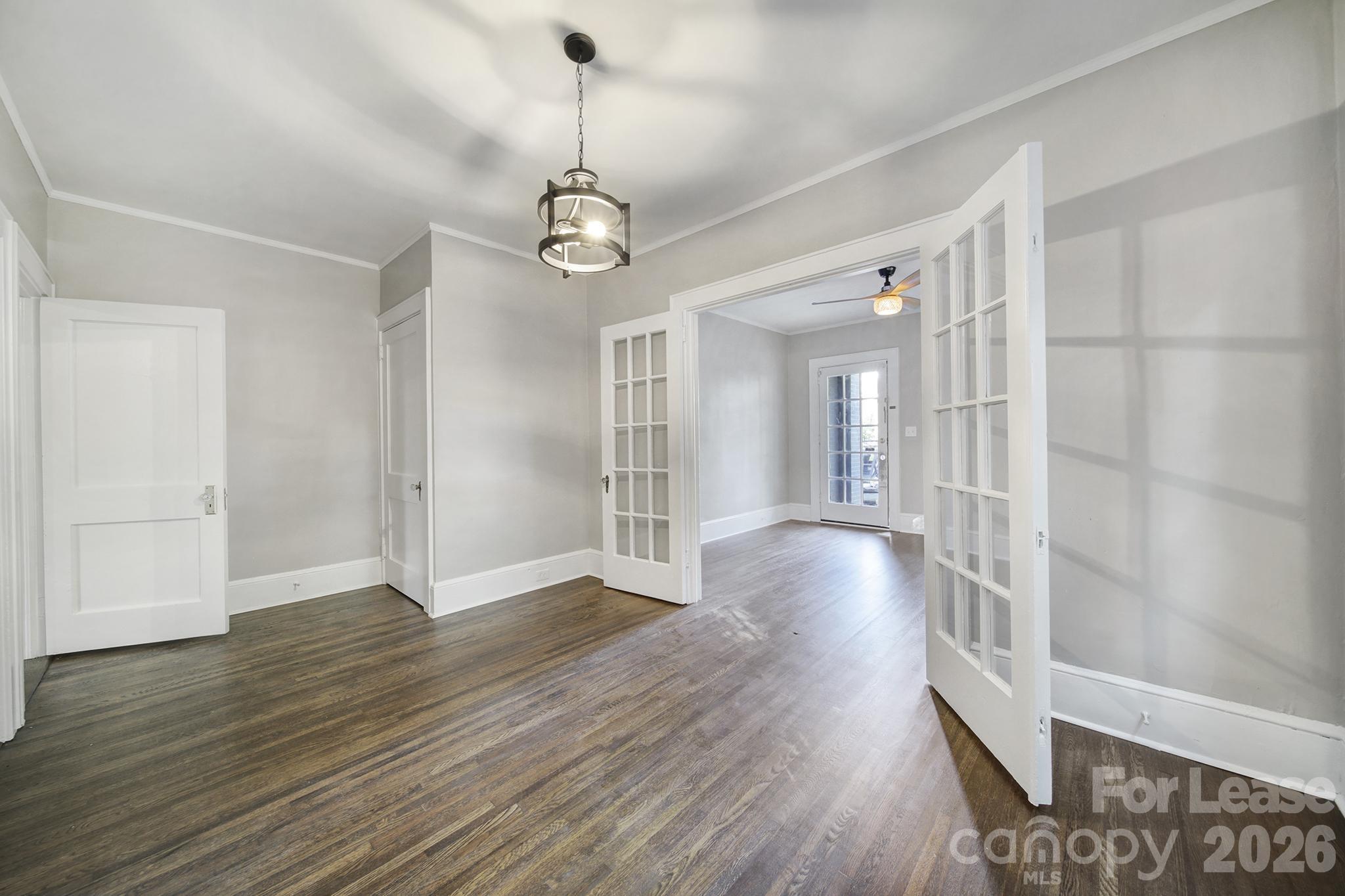 1512 Sunnyside Avenue 1