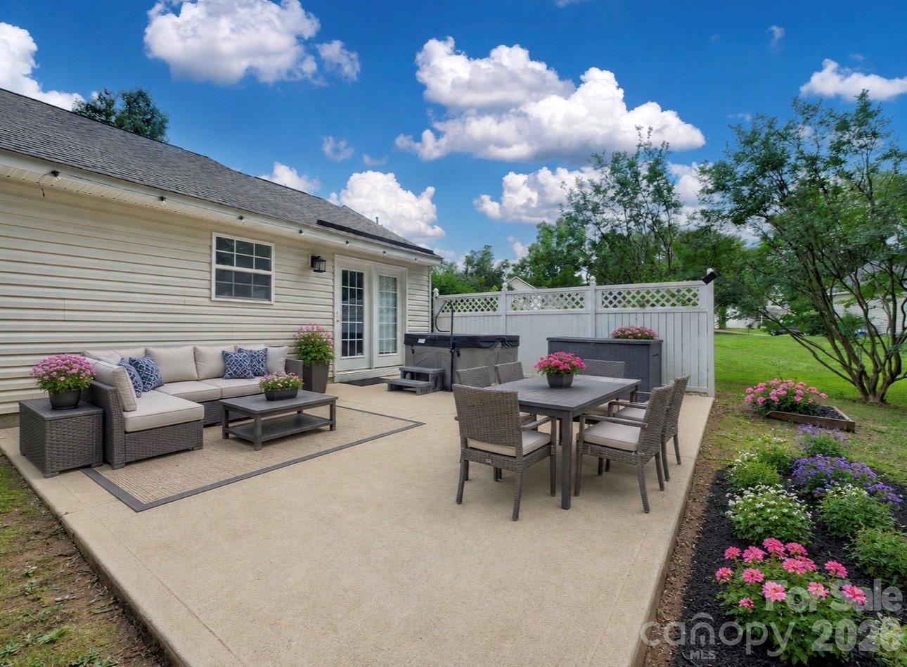 8110 Slickrock Circle