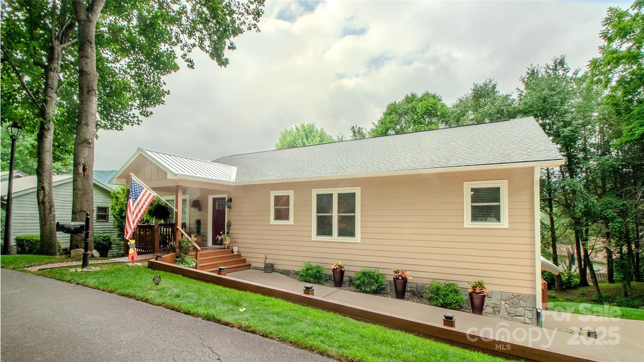 118 Rolling Lane