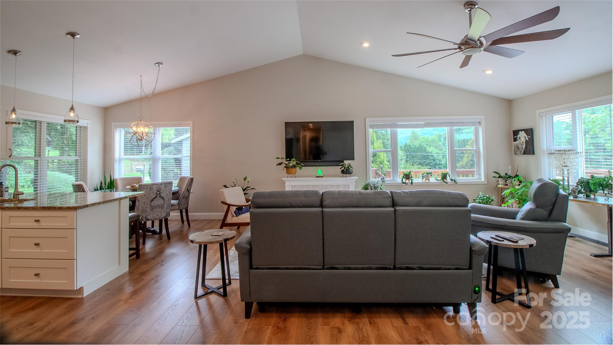 118 Rolling Lane