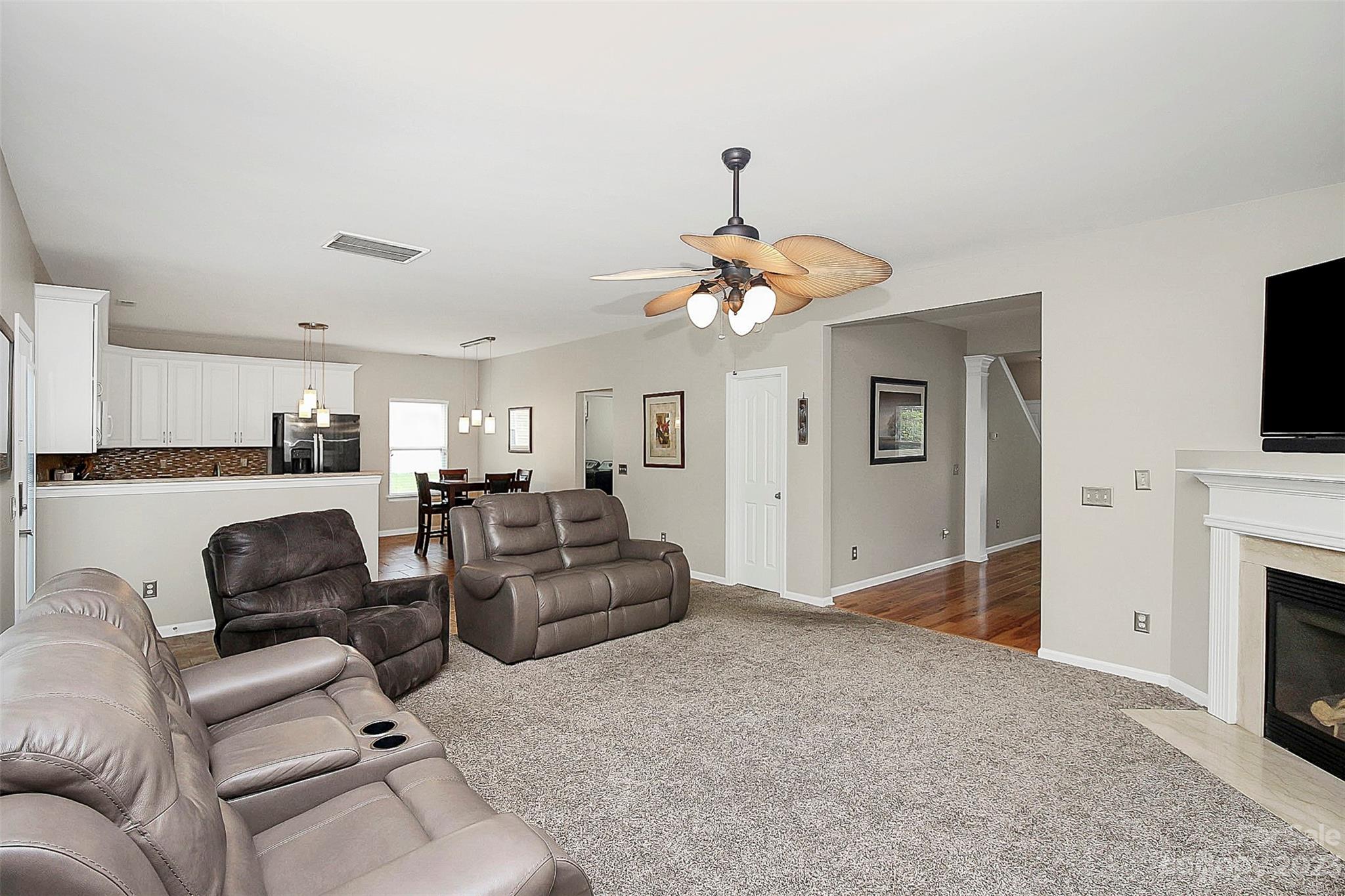 Sandy Pointe - Residential