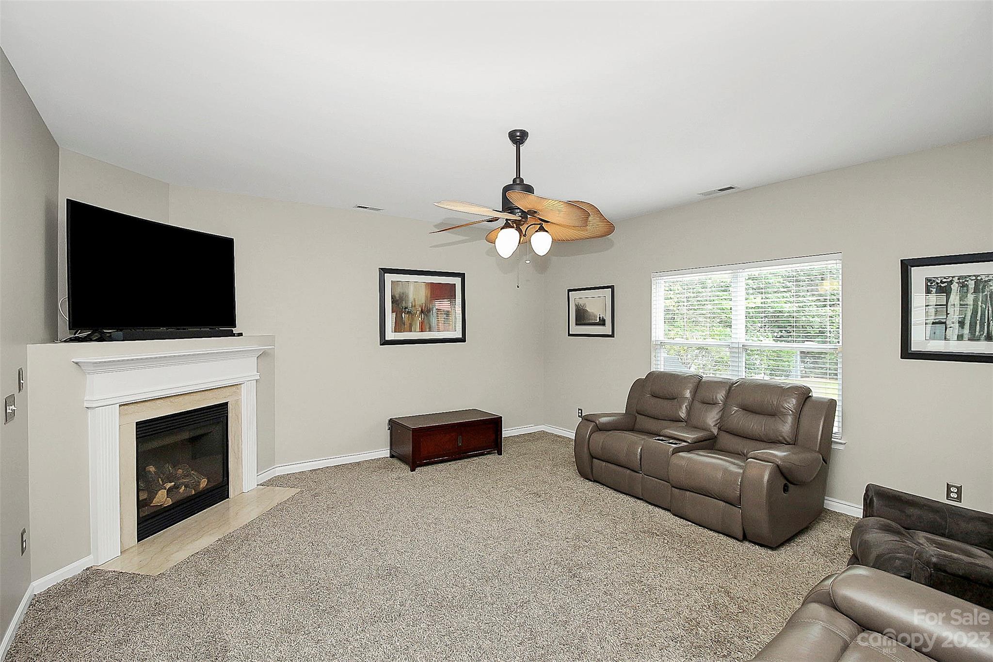 Sandy Pointe - Residential