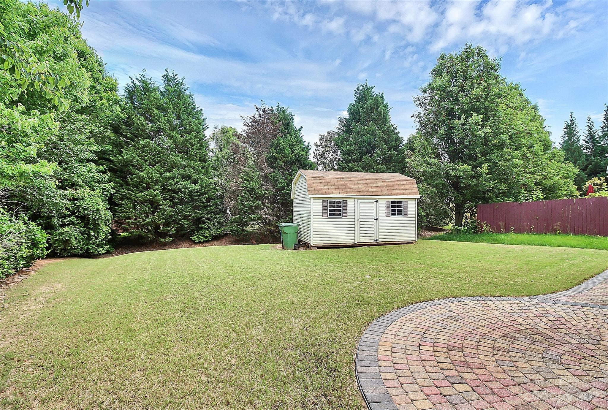 Sandy Pointe - Residential