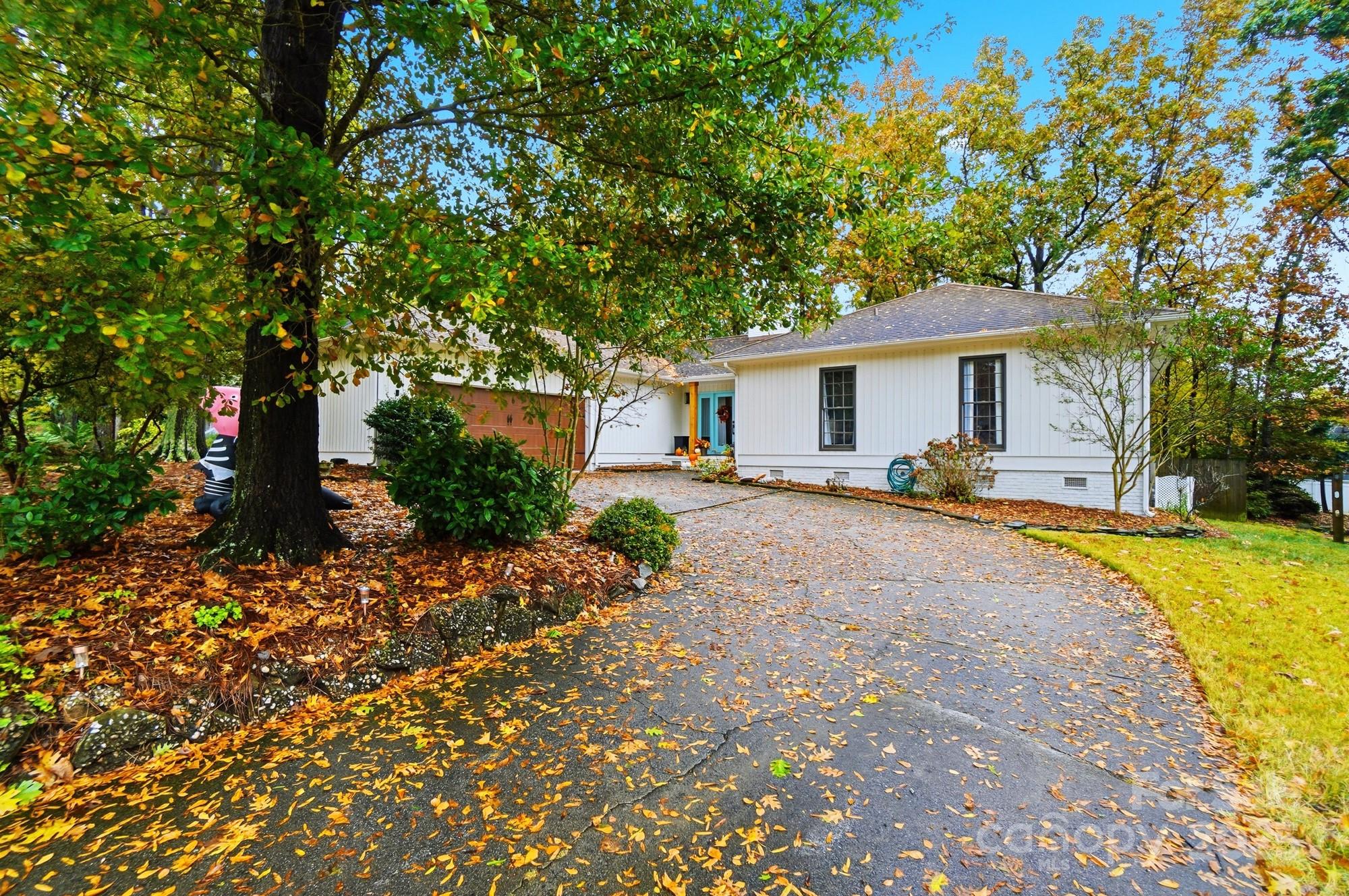 2433 Lynbridge Drive