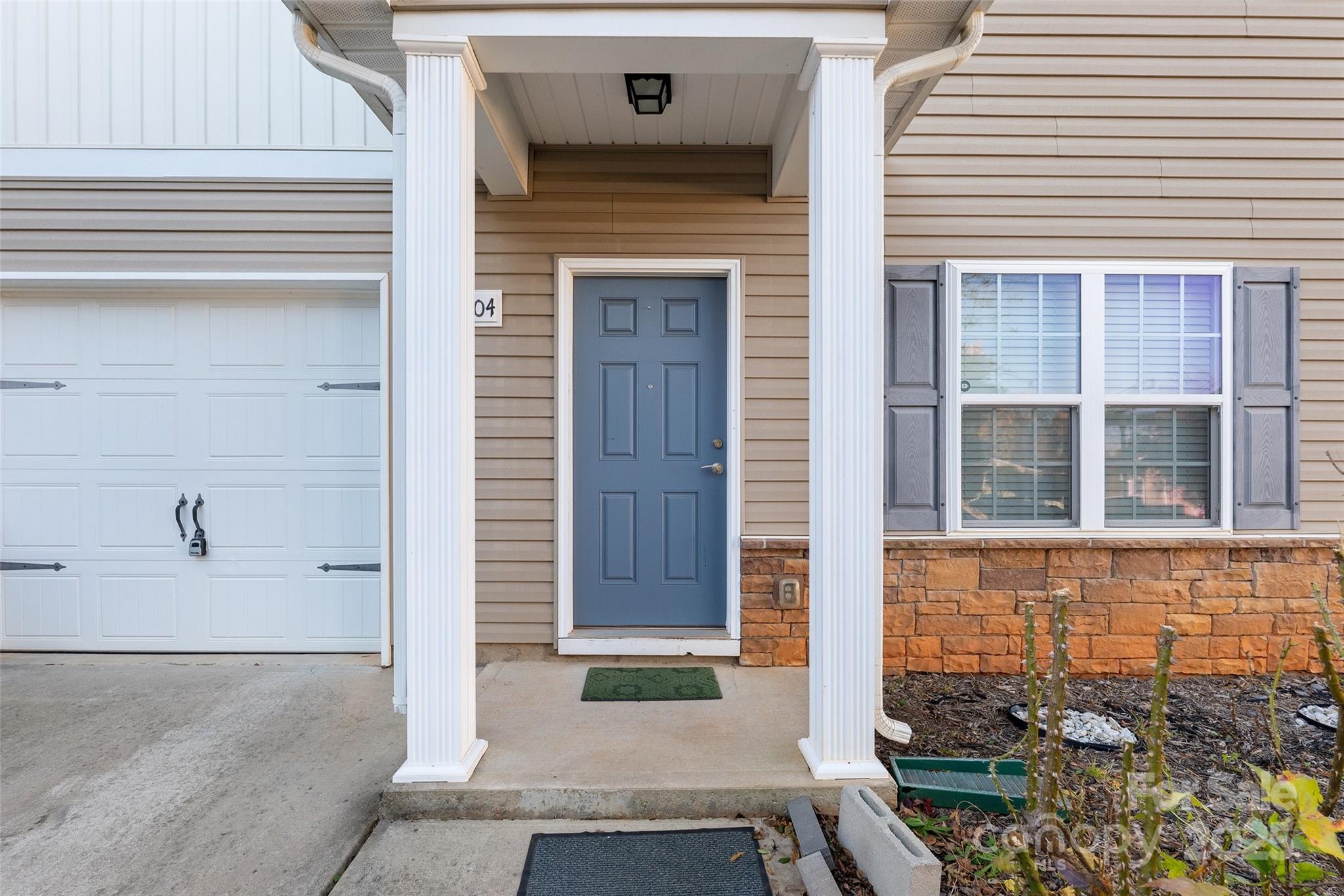 6004 Vista Woods Lane