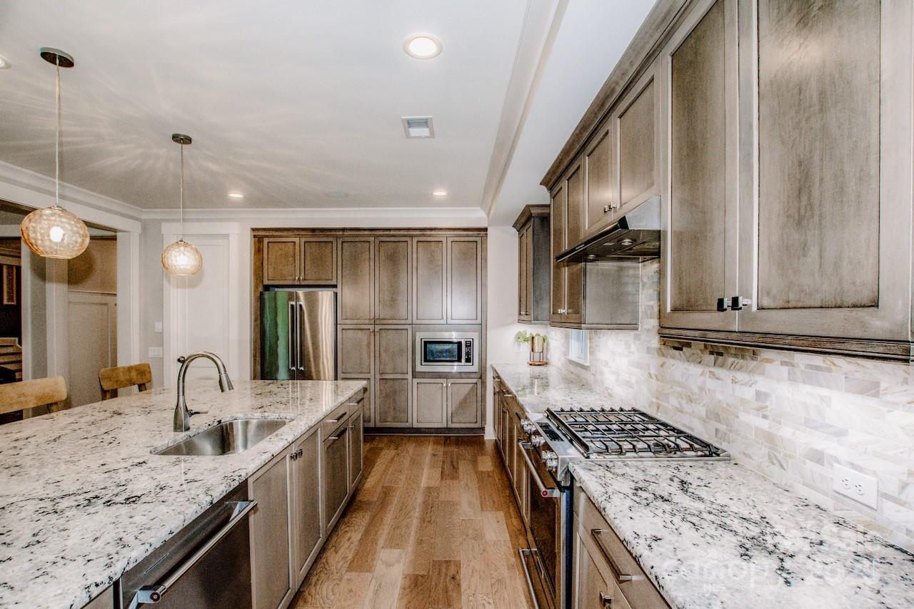 13708 Huntson Park Lane